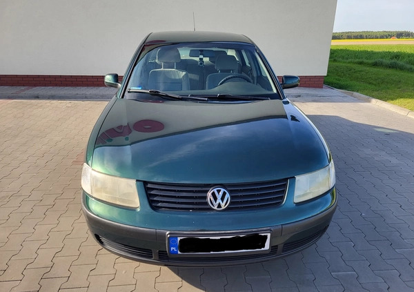 Volkswagen Passat cena 5999 przebieg: 372743, rok produkcji 1999 z Lublin małe 121